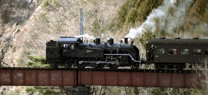 鉄橋を走るC11-227蒸気機関車（２）